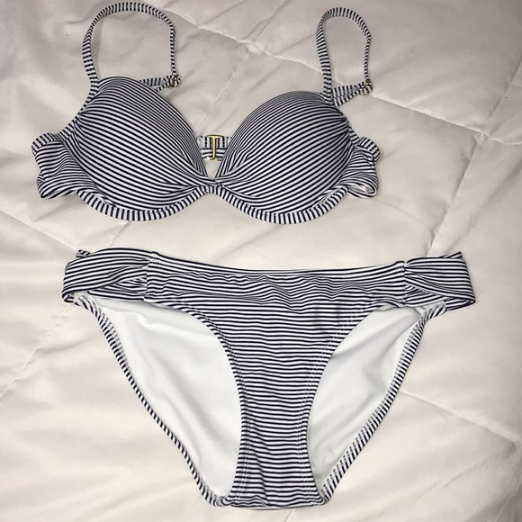 Striped Swimsuit Bikini - Picture 2 of 5